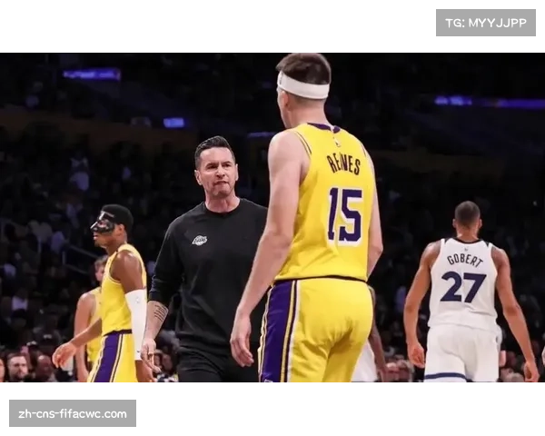 里夫斯领衔湖人逆转战局,半场反超森林狼,替补球员表现出色